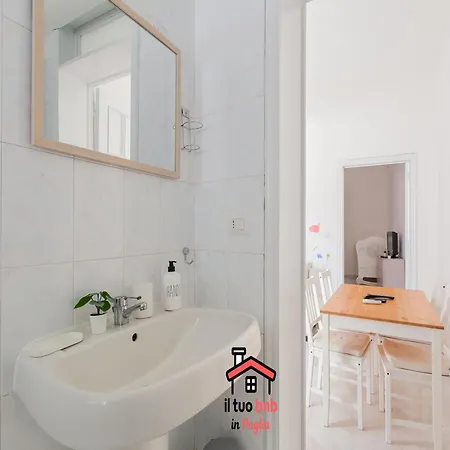 Casa Bianca Bnb,big Terrace,10 Min Airport Beaches